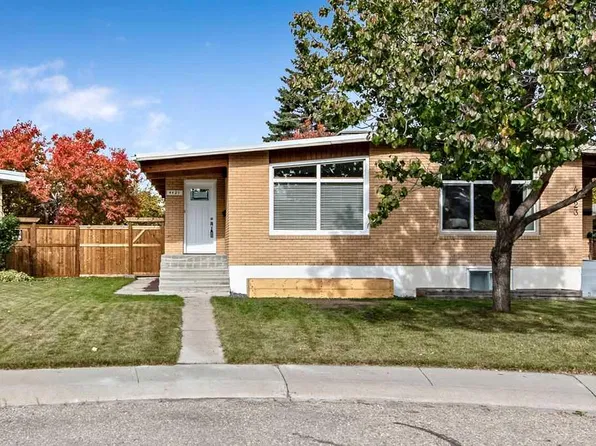 4421 SE Vissar Cres NW, Calgary, AB T3A 0M6
