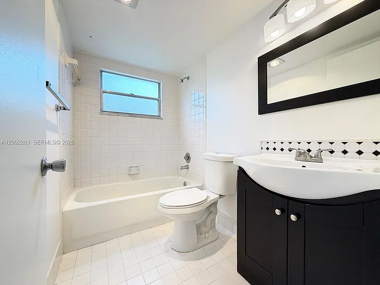 251 SW 134th Way #210M — Photo 10