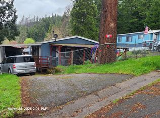 24 Oakwood Ln, Idleyld Park, OR 97447