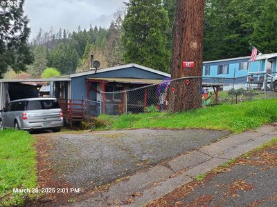 24 Oakwood Ln, Idleyld Park, OR, 97447