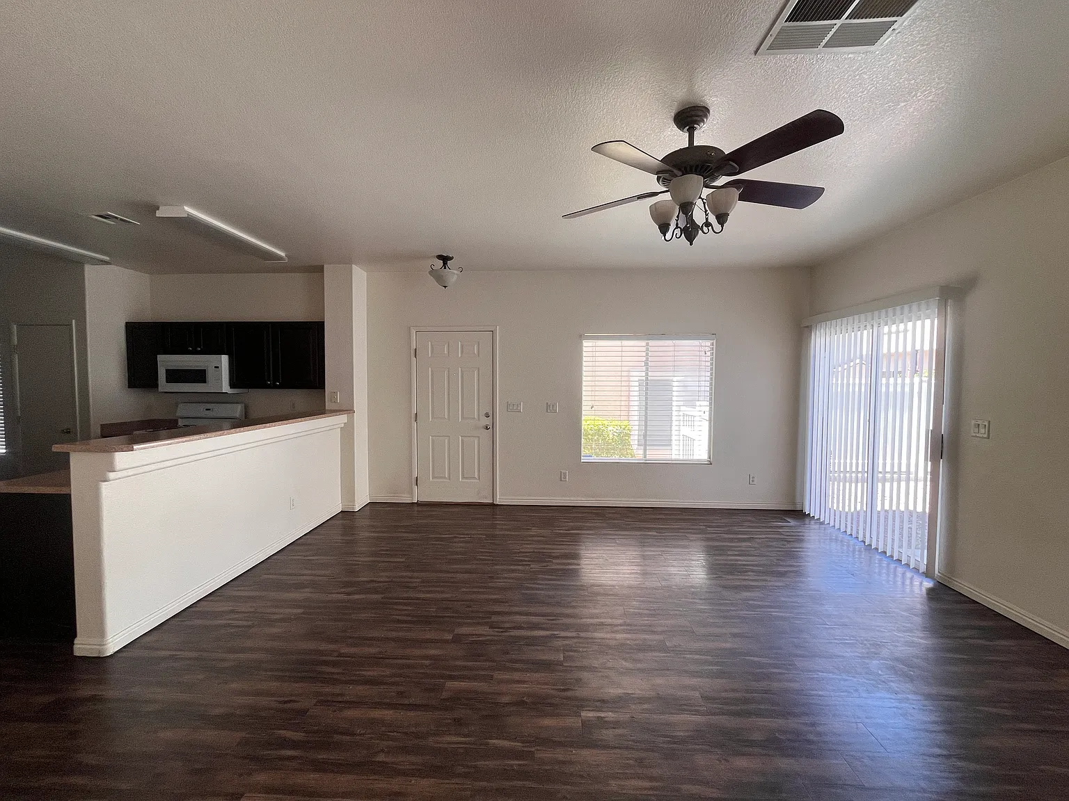 2580 Lazy Saddle Drive — Photo 3