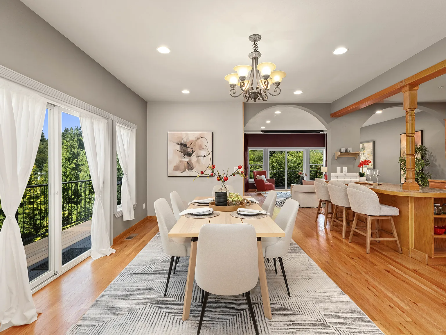 4 bed, 2280 sqft, $3,500 — Photo 3