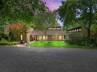 10 Glenview Rd, Saint Louis, MO 63124