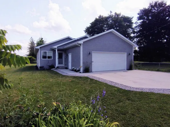 191 Tonkin St, Beaverton, MI 48612
