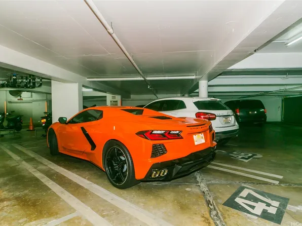 445 Kaiolu St APT 1002, Honolulu, HI 96815