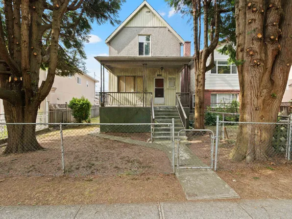 2673 Pandora St, Vancouver, BC V5K 1V9