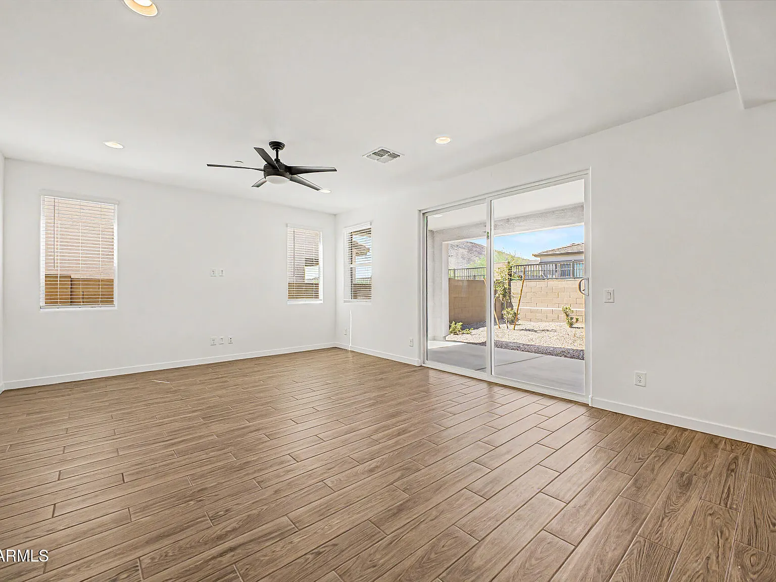 5 bed, 3.0 bath, 2683 sqft, $2,500 — Photo 3