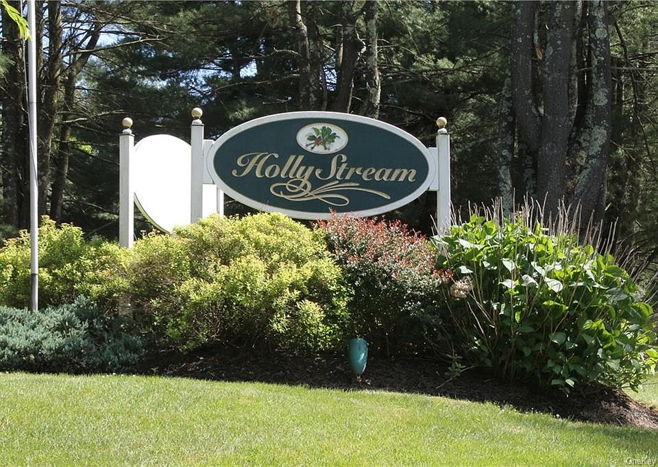 1st image of 2103 Holly Stream Ct
