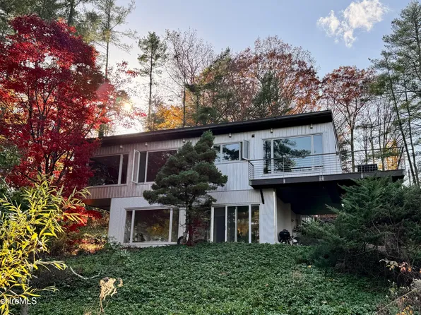 300 Syndicate Rd, Williamstown, MA 01267