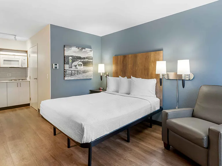 Studio Suite - 1 Queen Bed