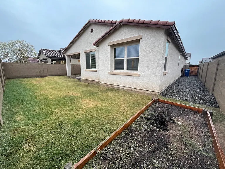 20864 E Swan Dr — Photo 40