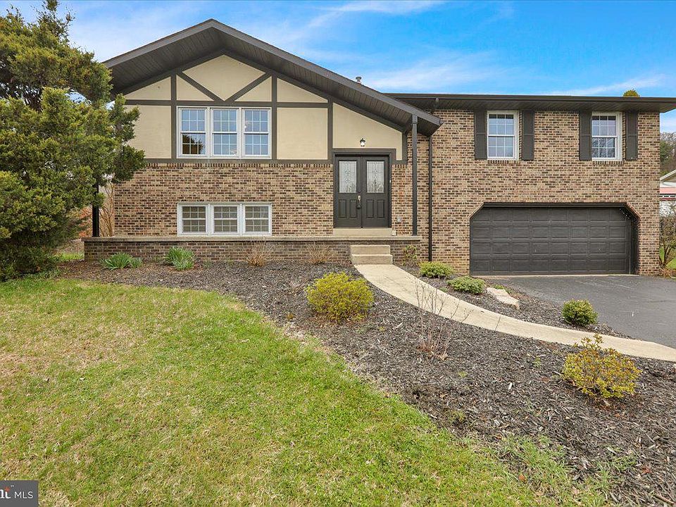 1st image of 2 Courtleigh Pl