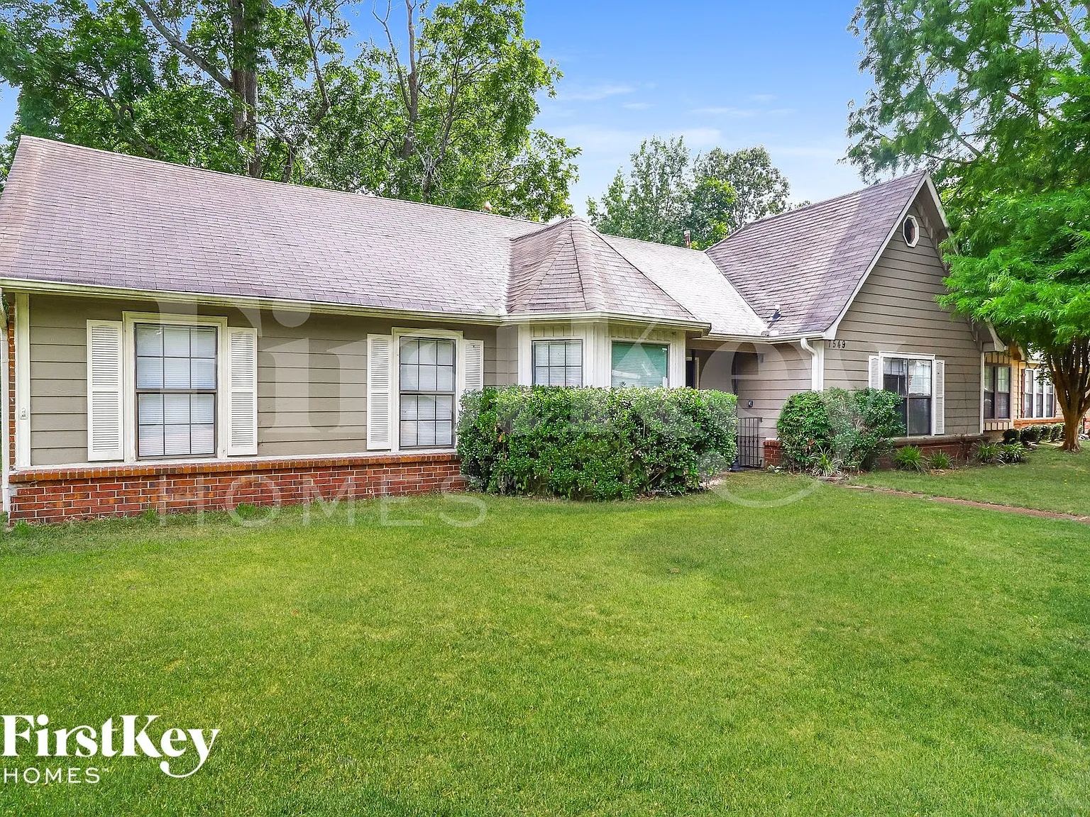 3 bed, 2.0 bath, 1512 sqft, $2,030 — Photo 2