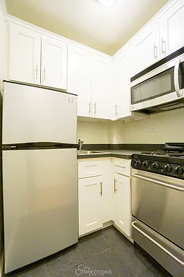 Rented by City Connections Realty | media 20