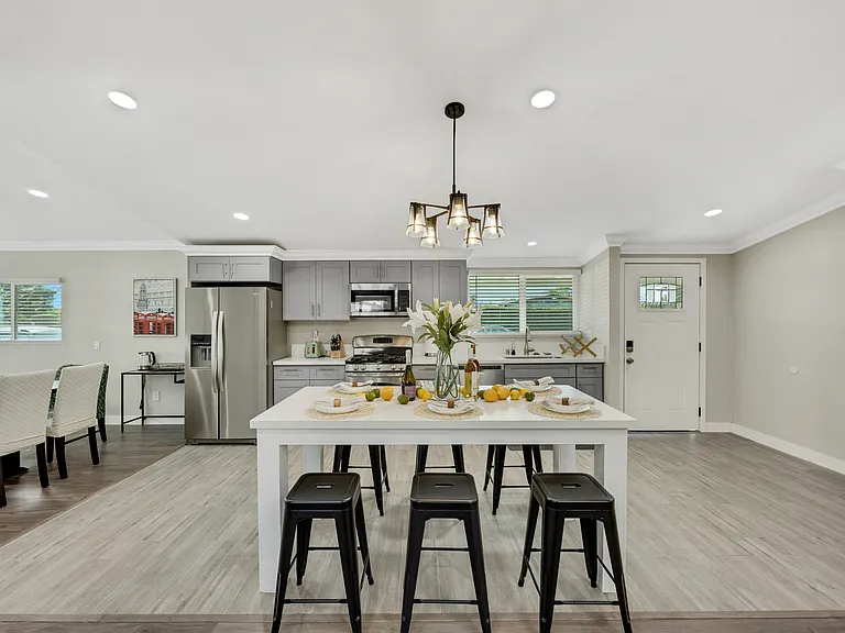 10462 Poona Dr — Photo 21