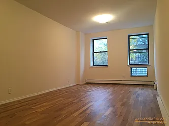 Rented by aptsandlofts.com