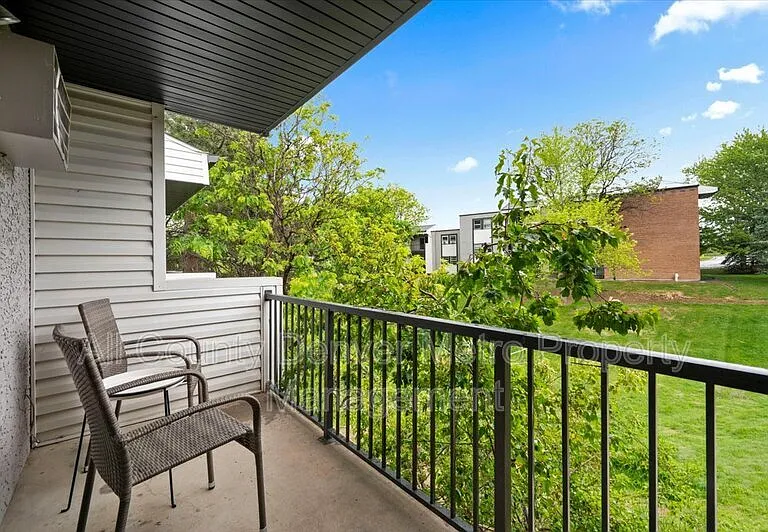 1400 Golden Cir #306 — Photo 21