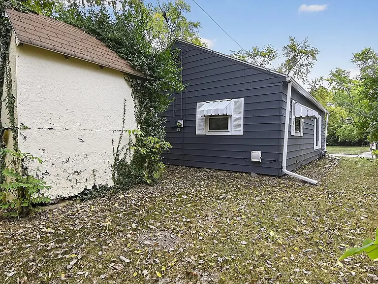 1274 W Green St — Photo 21