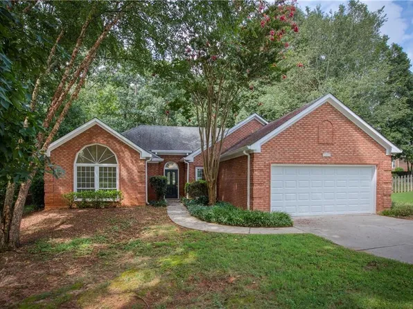 11070 Pinewalk Forest Cir, Alpharetta, GA 30022