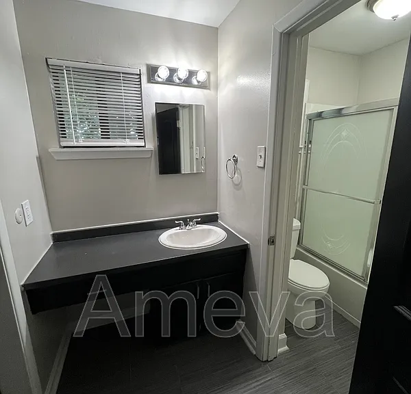 755 Saint Charles Ave NE #10 — Photo 5