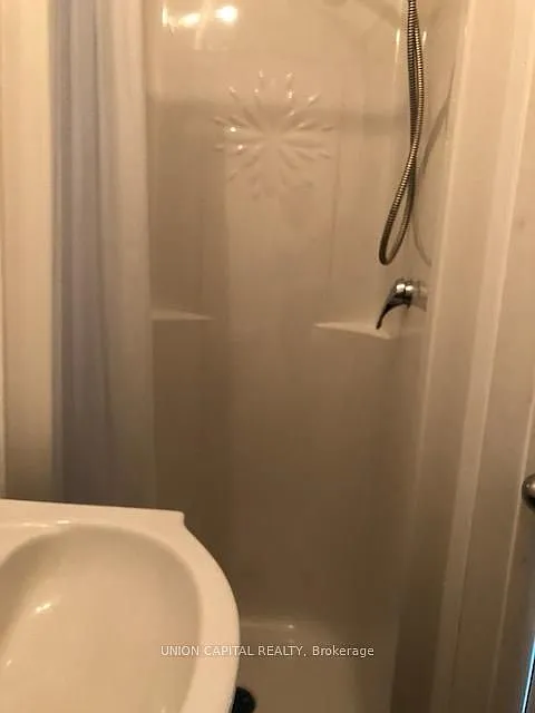 1 bed, $950 — Photo 3