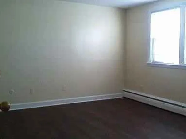 80 Palmer St APT 4, Quincy, MA 02169