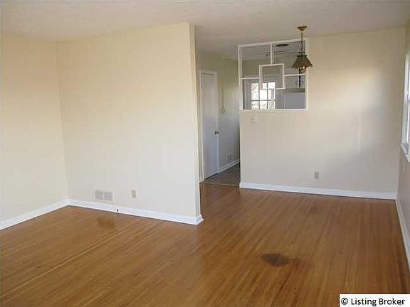 4th image of 3016 Nadina Dr
