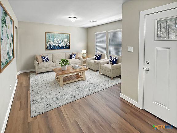 3rd image of 816 E Avenue M