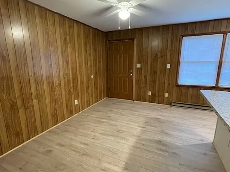 203 E Webb St — Photo 4