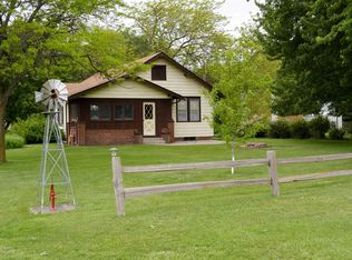 2065 364th Rd, Staplehurst, NE 68439