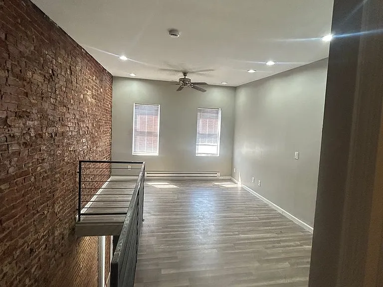 3238 Jasper St — Photo 9
