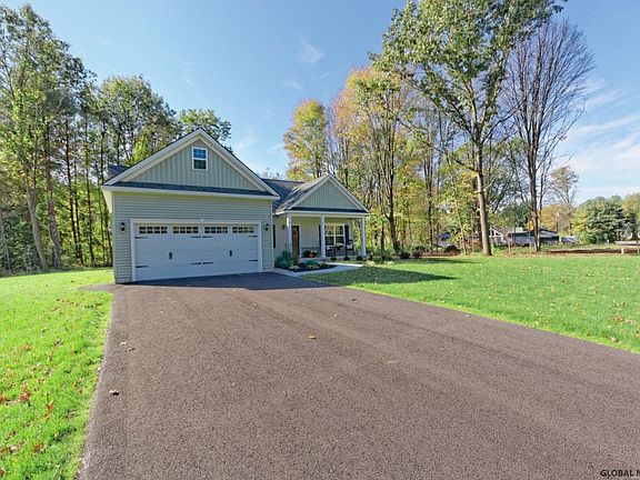 5th image of 36 Alessia Dr