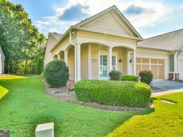 6218 Longleaf Dr, Hoschton, GA 30548
