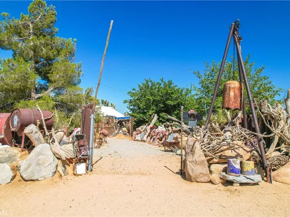 1457 Cambria Ave, Yucca Valley, CA 92284