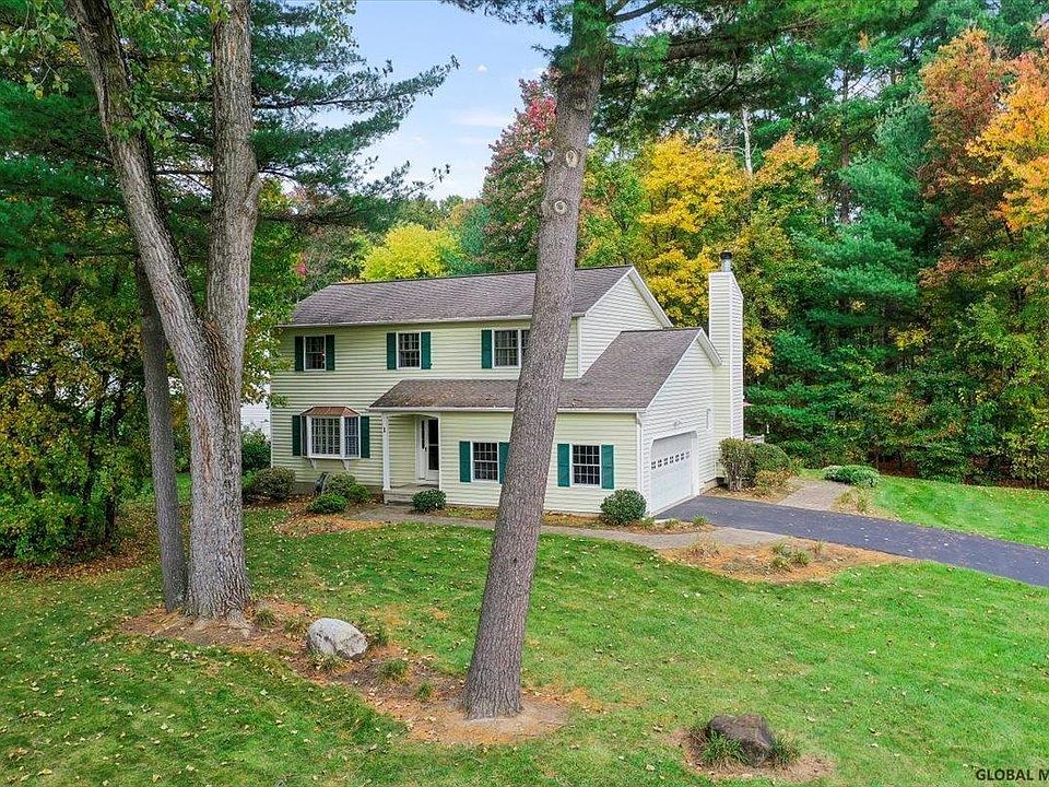 1st image of 1 Putnam Ln