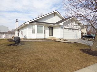 782 Hoover Dr, Carol Stream, IL 60188