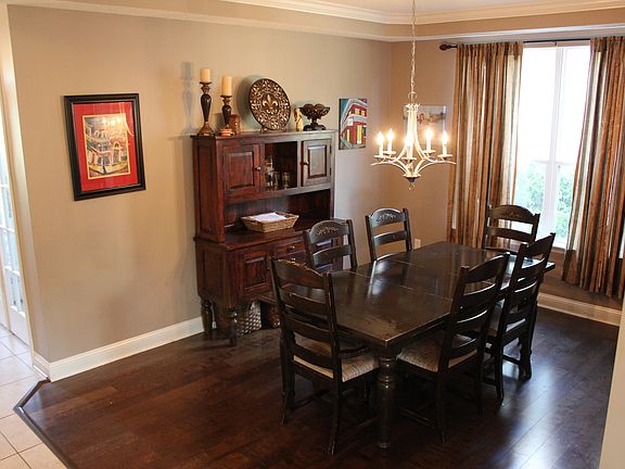 5th image of 117 Woodfield Ln