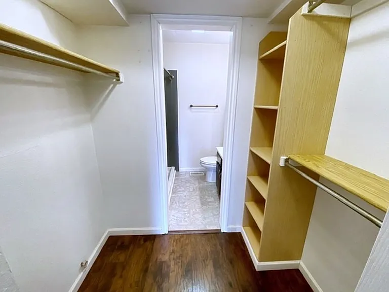 7270 Huntsmen Cir #F — Photo 24