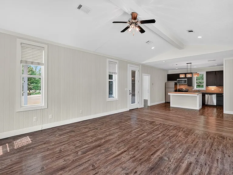 5444 Raymond Stotzer Pkwy — Photo 9