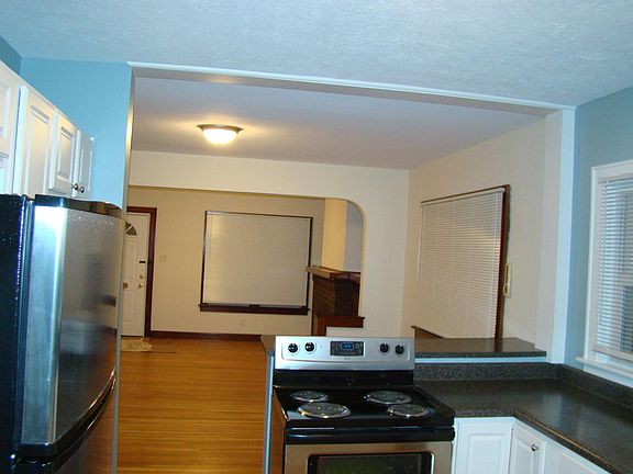 3rd image of 1240 W 6th Ave