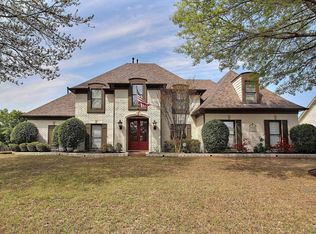 1719 Stillwind Ln, Collierville, TN 38017