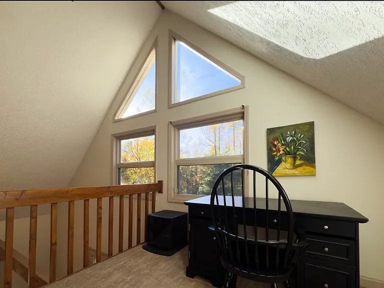 450 Rhododendron Ln — Photo 16