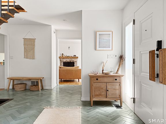 4th image of 33 Reilly Road