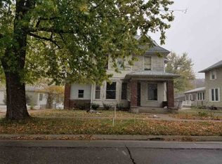 617 2nd St, Columbus Junction, IA 52738