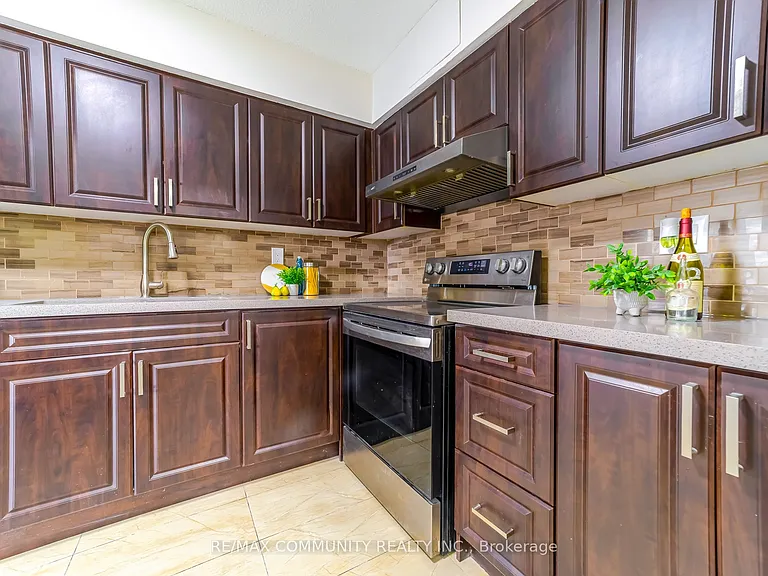 3380 Eglinton Ave E #511 — Photo 17