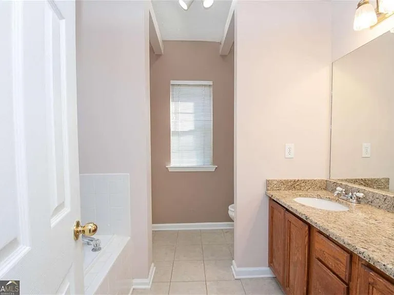 116 Sagamore Ln — Photo 9