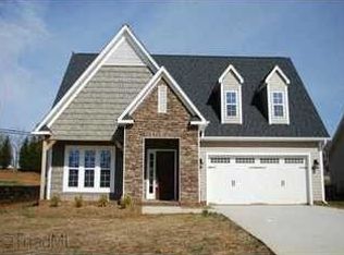 136 Brooks Edge Dr, Winston Salem, NC 27107
