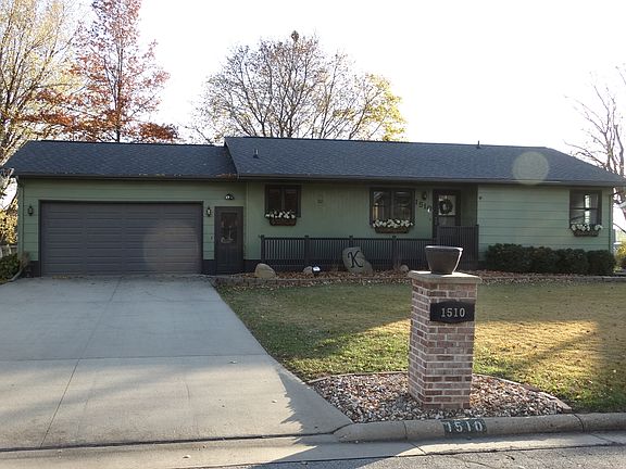 2nd image of 1510 Cantebury Cir