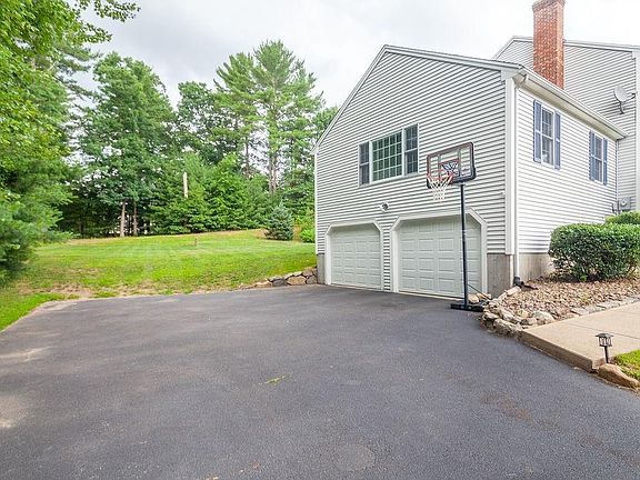 2nd image of 4 Diana Cir