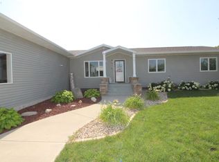 407 Charles St, Mitchell, SD 57301